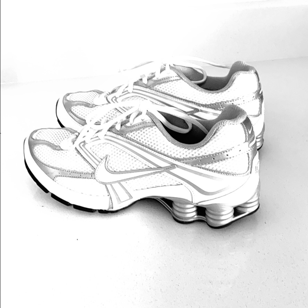 Nike White Shox